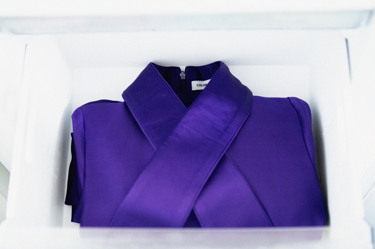 How to remove odors from silk dresses without washing